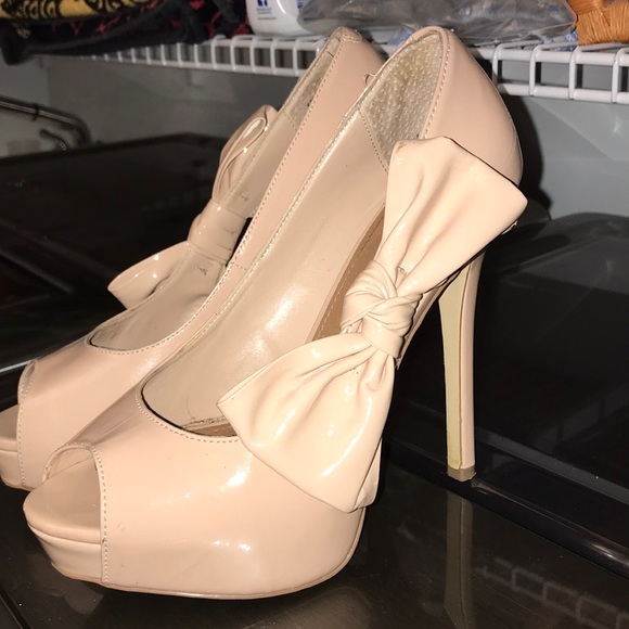 Steve Madden Nude Side Bow Heels - Picture 1 of 8